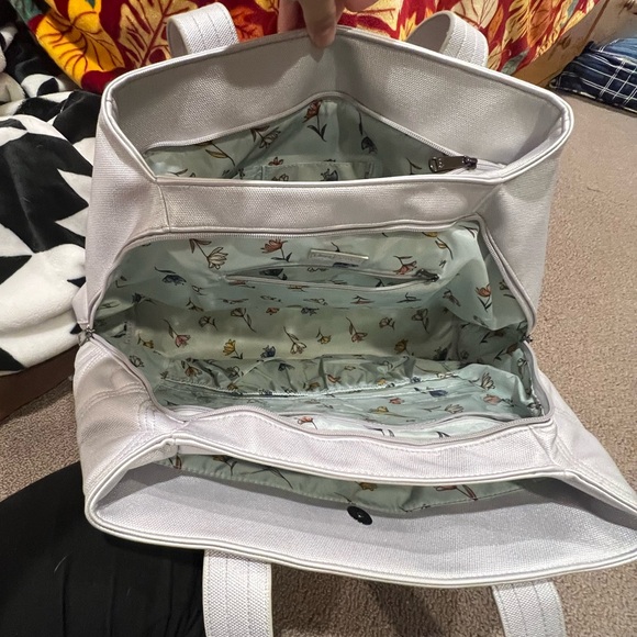 LUG Tempo Matte Luxe VL Tote Bag - Metallic Silver IcePop Stitch - Picture 5 of 14